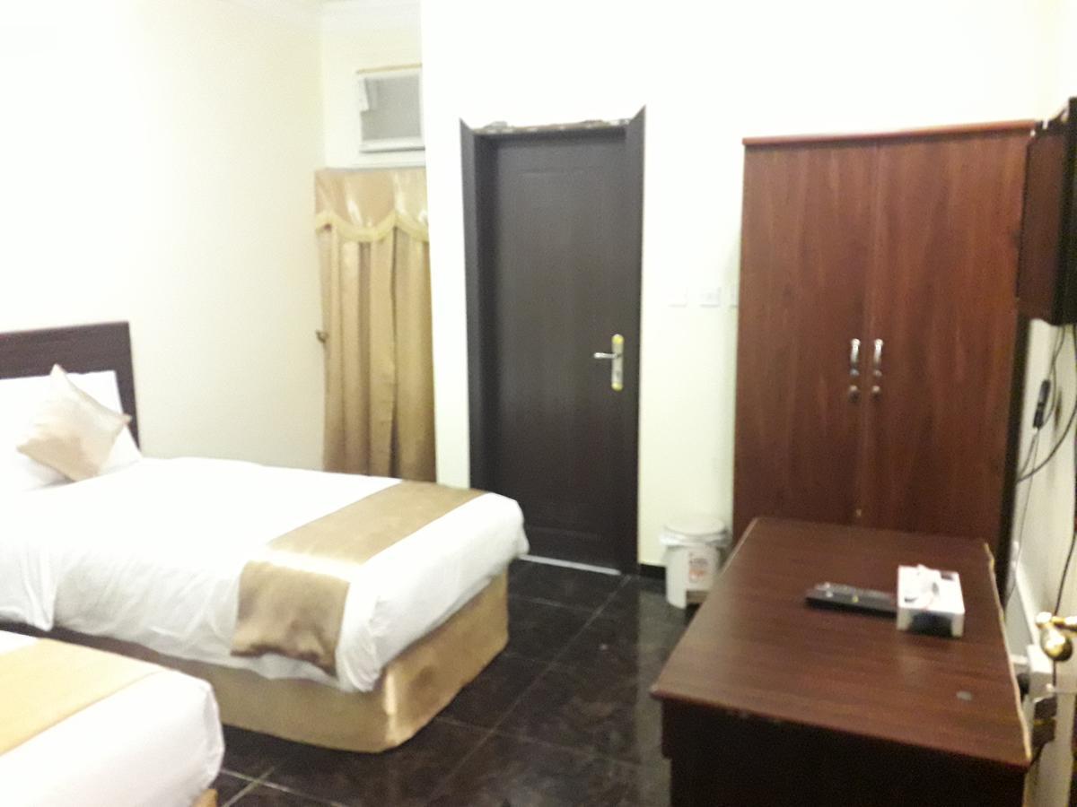 Mukhi Lake Hotel מראה חיצוני תמונה